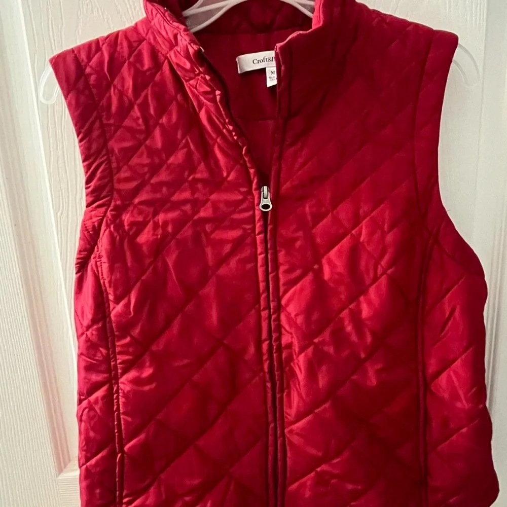 πHost pickπ Croft & Barrow Cherry Quilted Vest - Picture 1 of 5